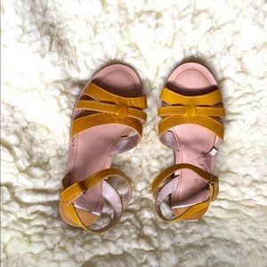 NWOT Zara leather yellow sandals (girl)